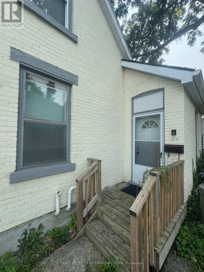 Building Photo - 28 Oxford St W