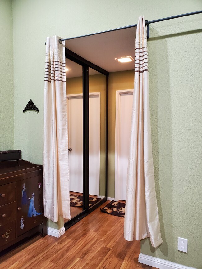 Master bedroom - 36996 Meadowbrook Cmn Apartment