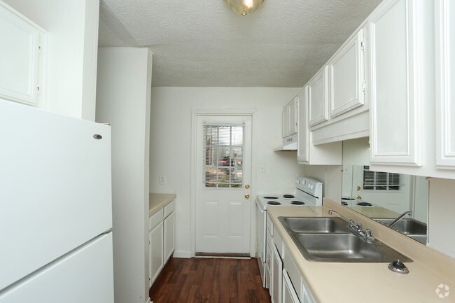 Interior Photo - Highland Willows