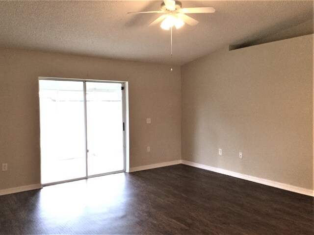 Building Photo - 2063 Corner Meadow Cir