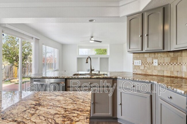 Foto del edificio - 20875 E 49th Ave