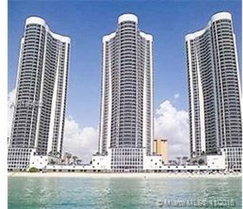 Primary Photo - 16001 Collins Ave