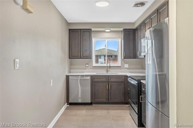 Foto del edificio - 1909 Gardenia Ave