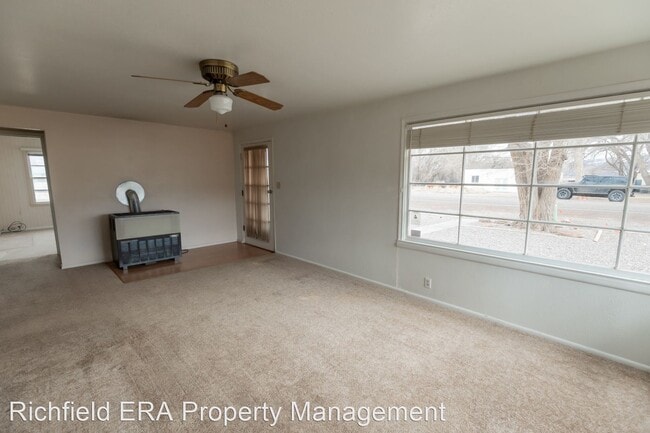 Building Photo - 2 br, 1 bath House - 795 North Main