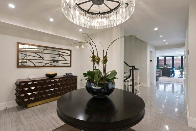Foto del edificio - 156 E 62nd St