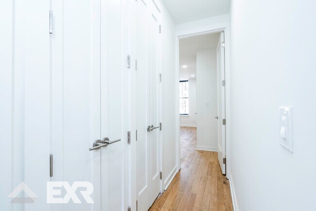 Foto del edificio - 354A Quincy St