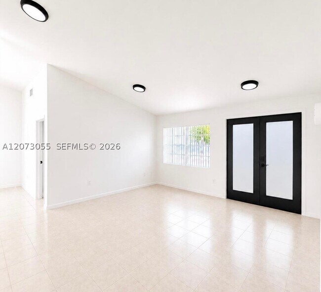 Building Photo - 10290 SW 146th Ave