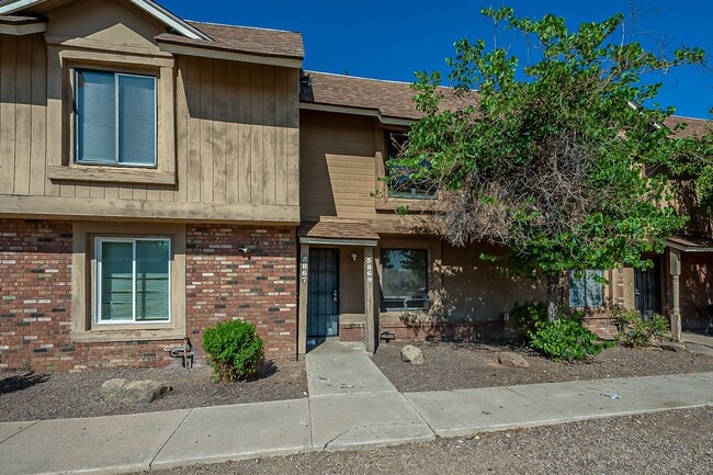 Building Photo - 5869 N 59th Dr