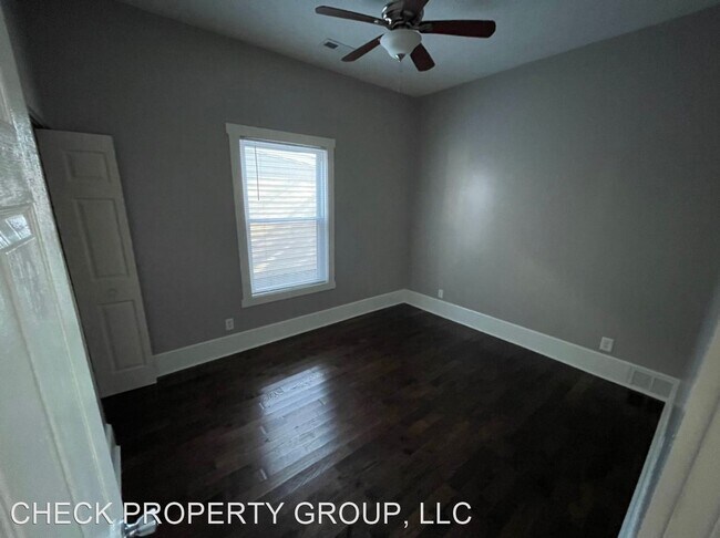 Building Photo - 2 br, 1 bath House - 468 East Brandeis Avenue