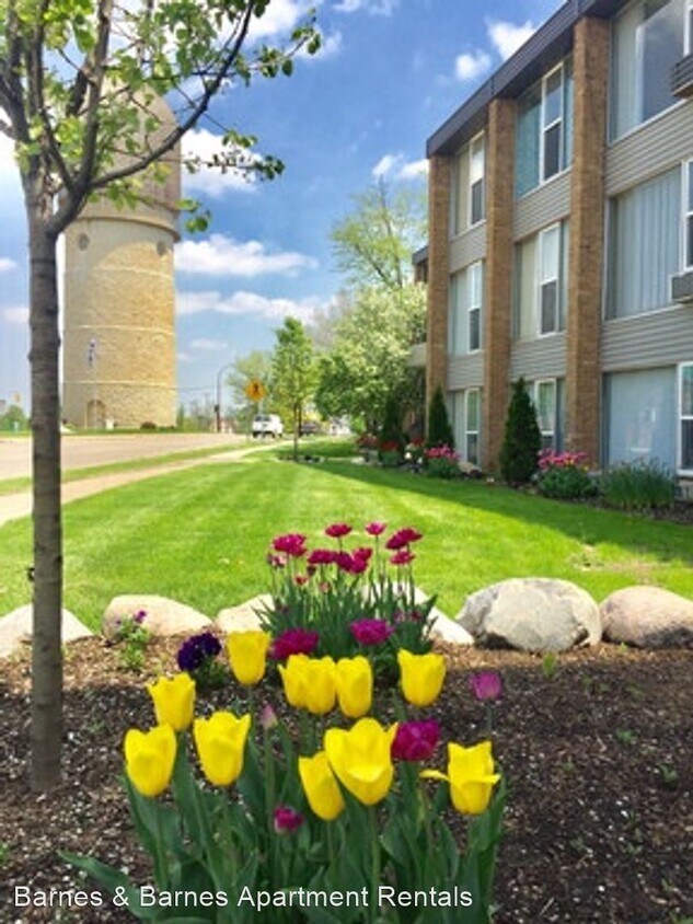 Foto principal - 913 Washtenaw Ave