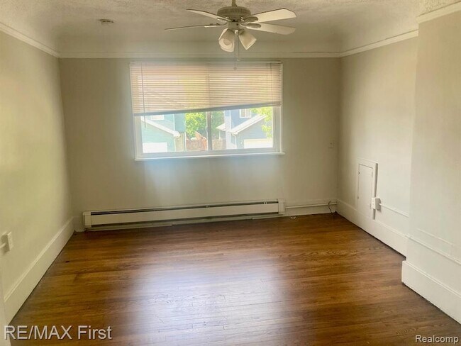 Foto del edificio - 23360 Carlisle Ave