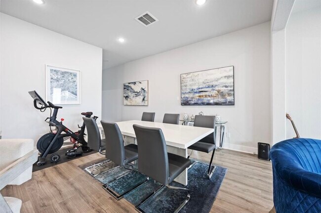 Foto del edificio - 4614 Redbud St