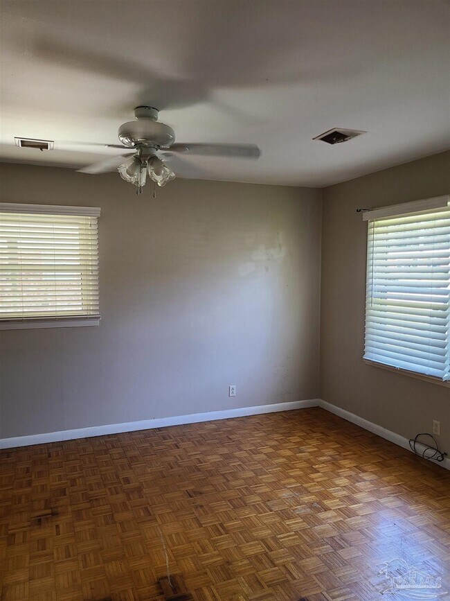 Foto del edificio - 5560 Hibiscus Rd
