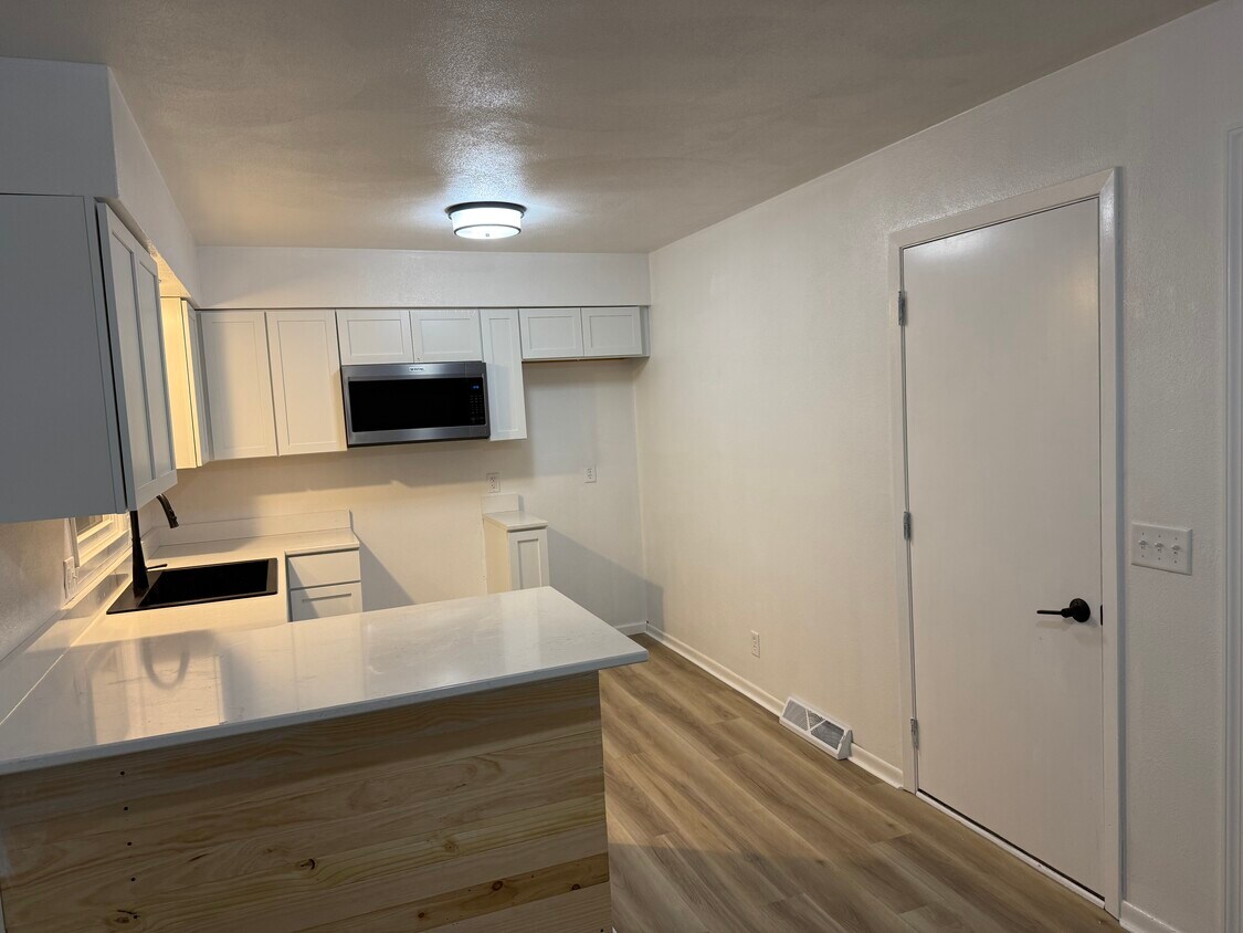 Foto principal - 250 Westridge Rd