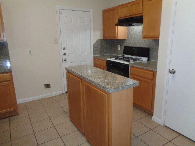 Building Photo - 15627 Kippers Dr