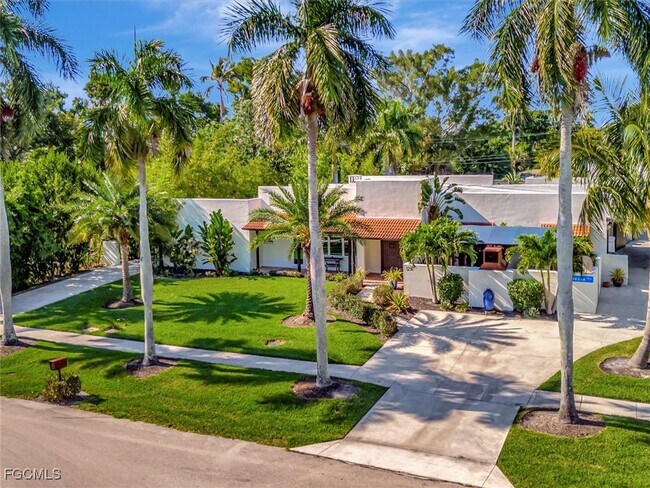 Building Photo - 1291 Caloosa Dr
