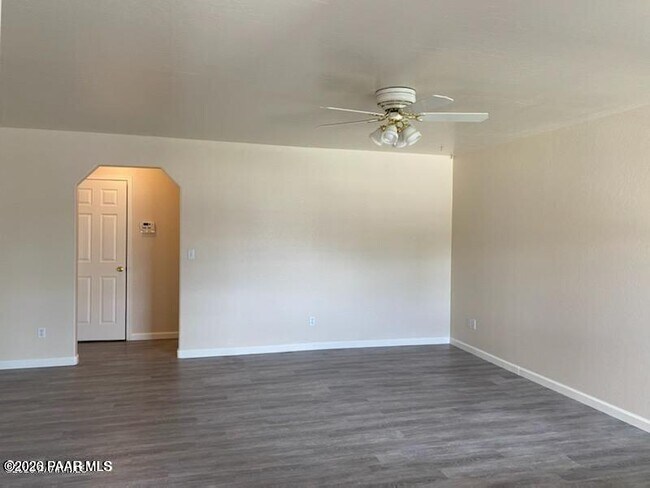 Foto del edificio - 1273 Barzona Ave