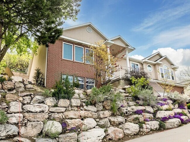 Building Photo - 4821 S Fortuna Way