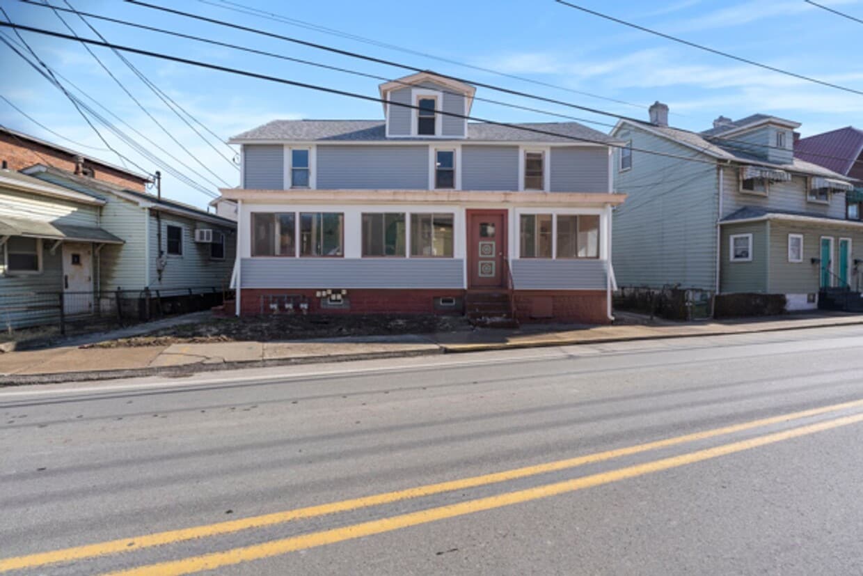 Primary Photo - 113 River Ave