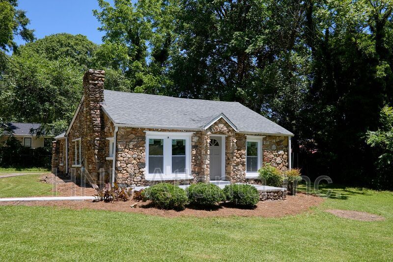 Foto principal - 2838 Mitchell Pl