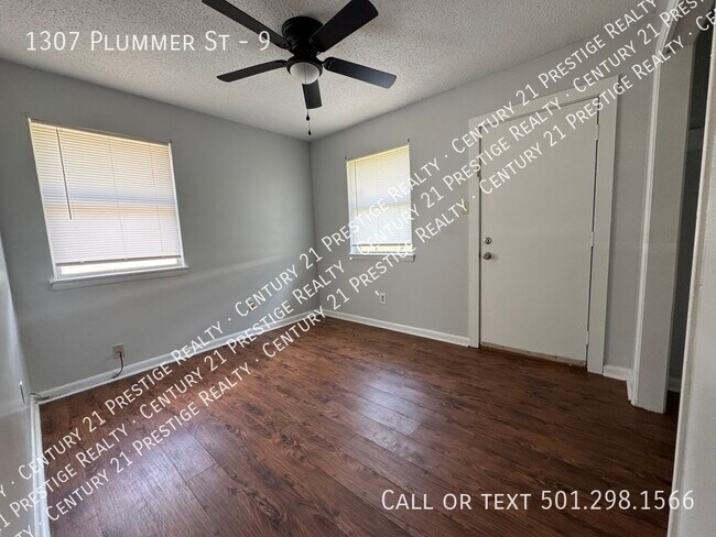 Building Photo - 1307 Plummer St