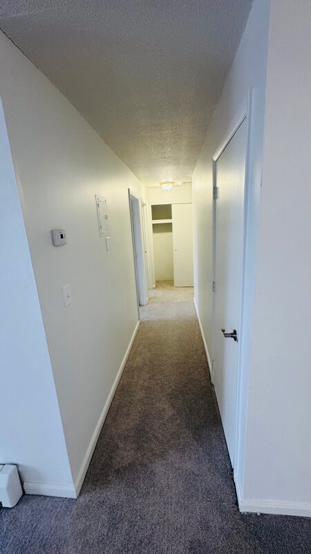 Foto del edificio - 128 Mammoth Rd