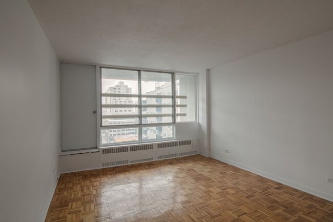 Building Photo - Le Montfort