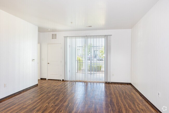 2HAB, 2BA - 1,010 ft² - Sala de estar - Park Hill 4000
