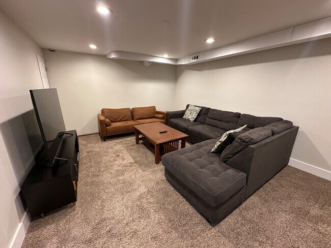 Foto del edificio - 4529 Golf Park Dr