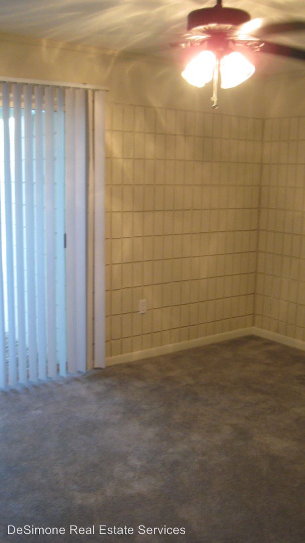 Building Photo - 4100 SW 31st Dr