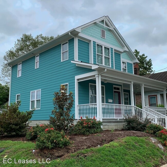 Building Photo - 3 br, 3 bath House - 401 S. Holly St.