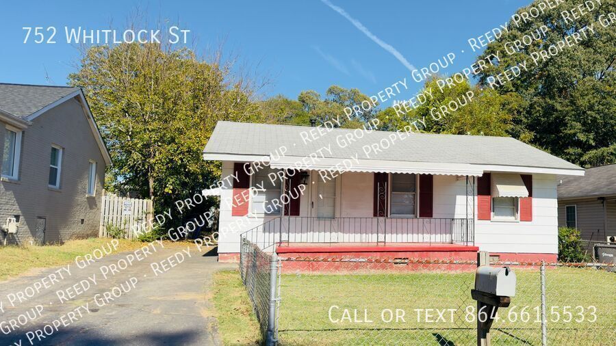 Primary Photo - 752 Whitlock St