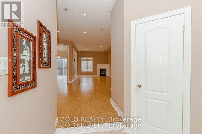 Building Photo - 30 Tatra Crescent