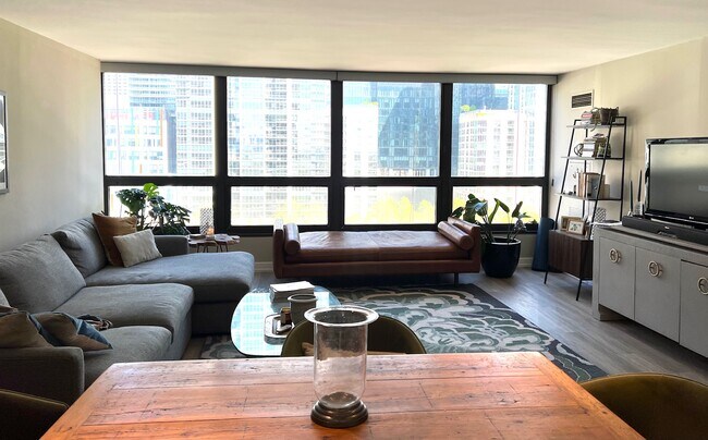 Foto del edificio - 360 E Randolph St