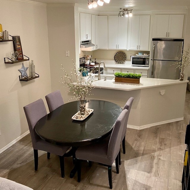 Dining space - 17300 91st Ave NE