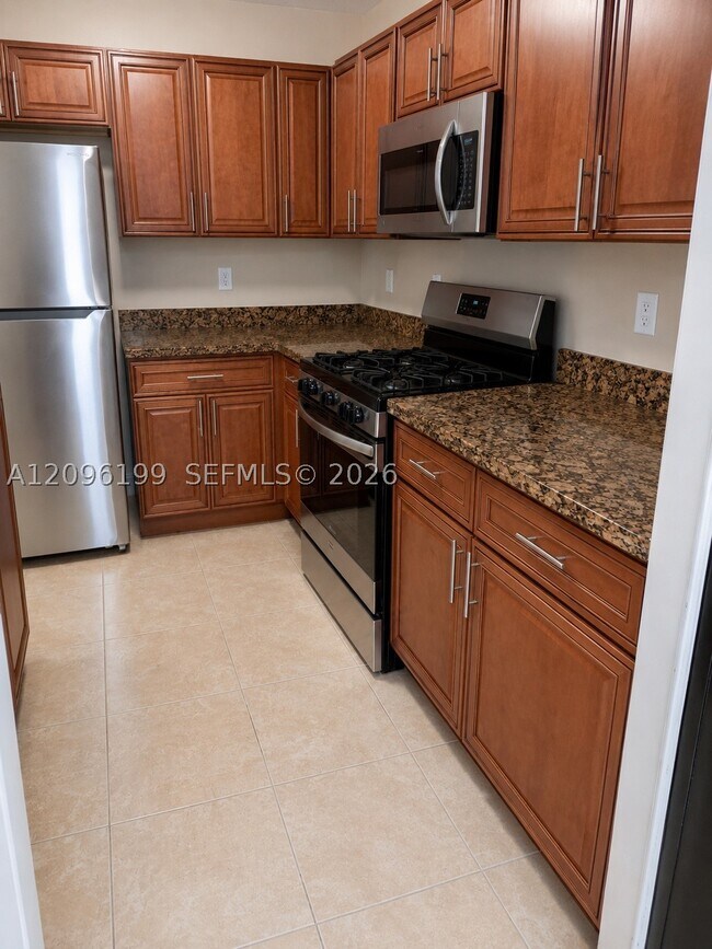 Foto del edificio - 1990 NW 4th Ct