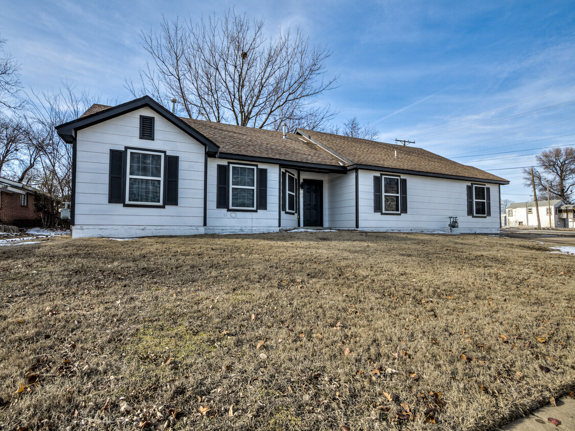 Foto principal - 403 S Comanche Ave