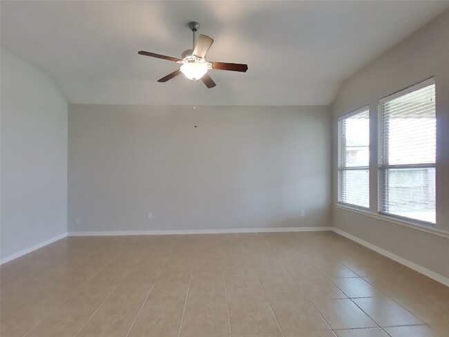 Building Photo - 410 Heatherton Hill Dr