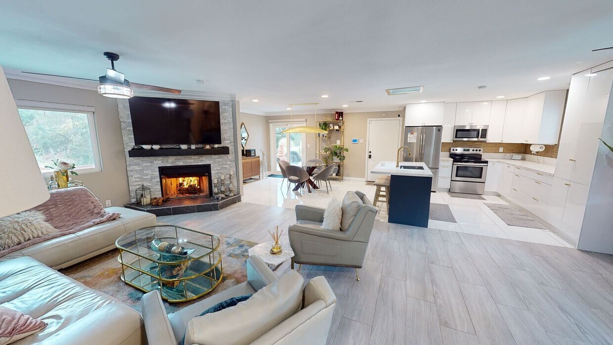Primary Photo - Alpine - Modern 3bd/2ba Alpine House close...