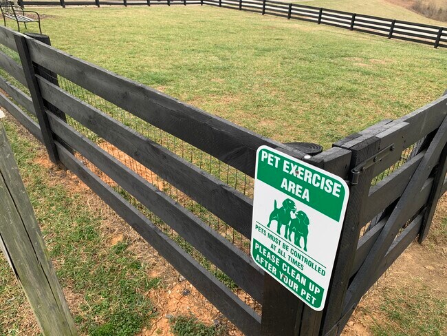 Foto del edificio - Waterford Place Apartments