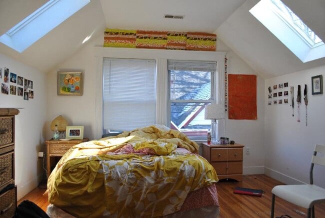 Foto del edificio - ALLSTON 5 BED/2 BATH ON GARDNER ST. FOR 9/...