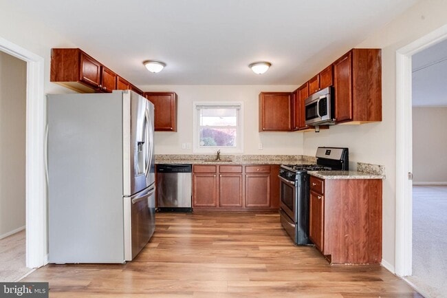 Building Photo - r12211