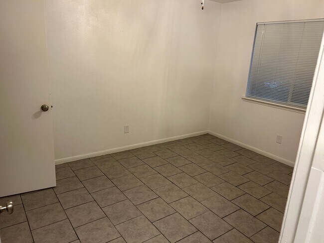 Foto del edificio - 407 Randy Blvd