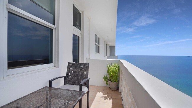 Foto del edificio - 4250 Galt Ocean Dr
