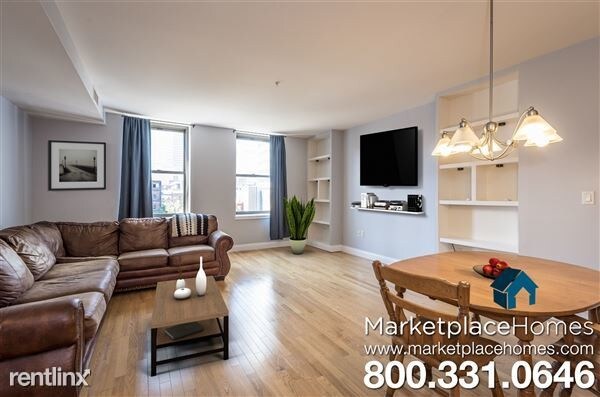 Building Photo - 30 E Central Pkwy