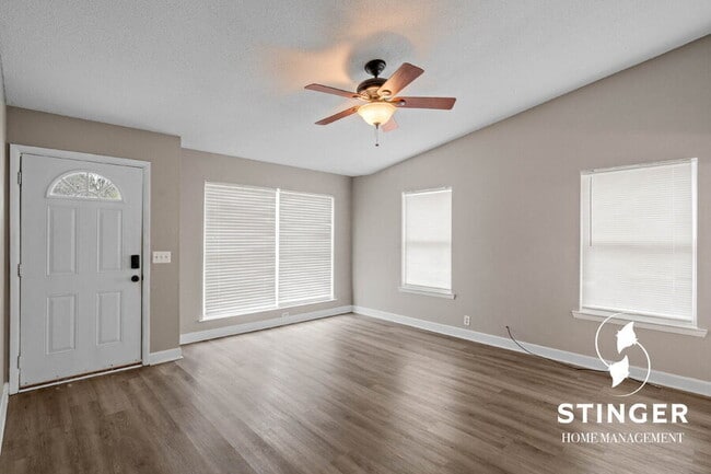 Foto del edificio - 16 Quail Ridge Cir N