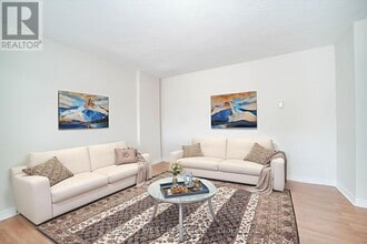 Building Photo - 818 The Queensway