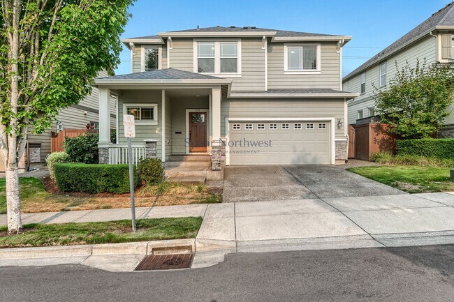 Foto del edificio - 2015 Craftsman 4BR/2.5BA in Orenco Woods Crossing — Steps from Orenco Woods Nature Park