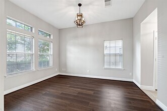 Building Photo - 5914 Shadow Creek Ct