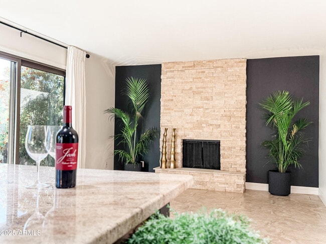 Building Photo - 8165 E Del Caverna Dr